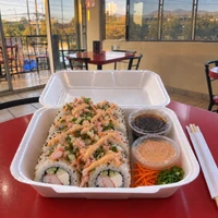 California Roll — Rollos de Que Fue Sushi en Tijuana